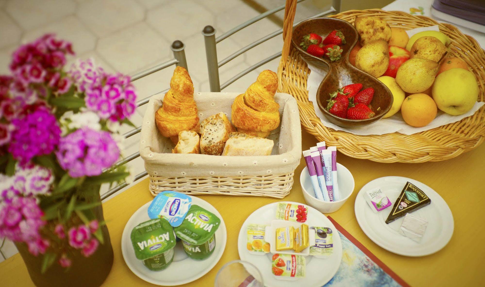 Hotel Le Centre Le Boulou Εξωτερικό φωτογραφία