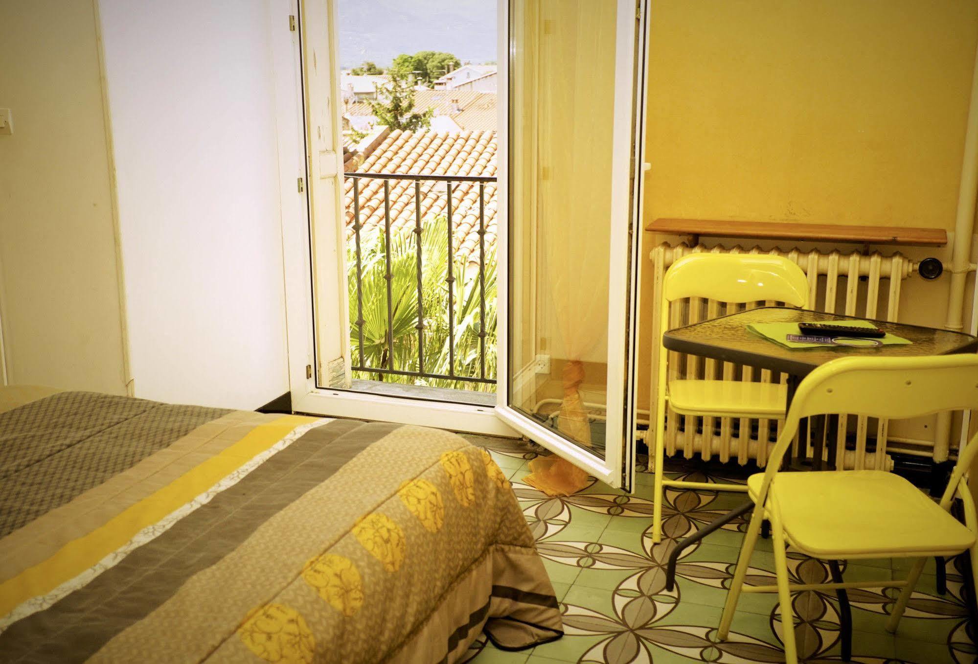Hotel Le Centre Le Boulou Εξωτερικό φωτογραφία