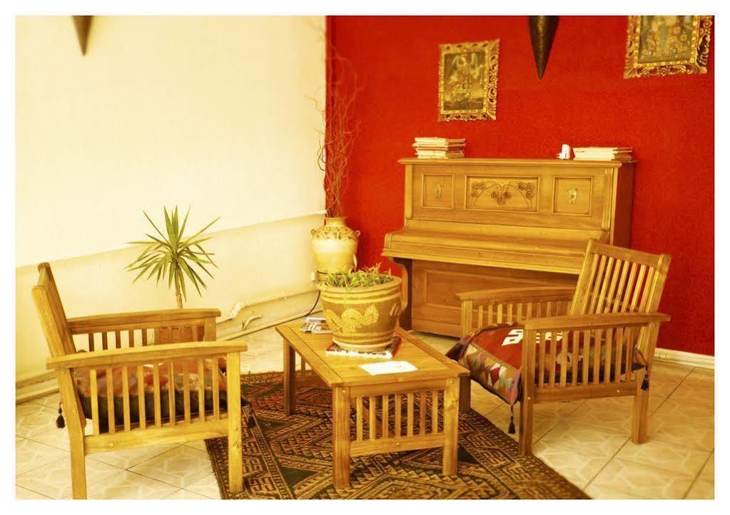 Hotel Le Centre Le Boulou Εξωτερικό φωτογραφία